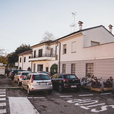 Grey House Pavia Con Box Privato Apartment Luaran gambar