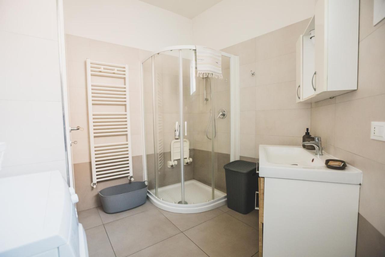 Grey House Pavia Con Box Privato Apartment Luaran gambar